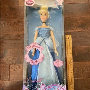 Disney Store Tall 18”Cinderella Singing Doll in Sparkling Blue and Silver Dress